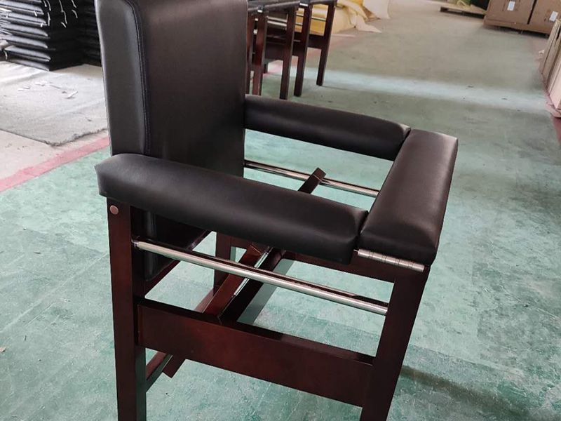 审讯椅厂家的犯人椅使用时是不是很麻烦